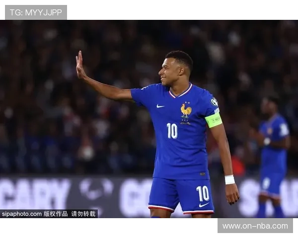 法国队备战冰岛：姆巴佩领衔豪华阵容，主场志在必得